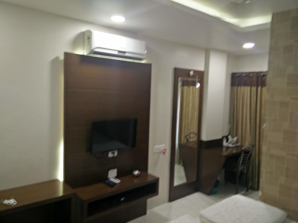 Hotel Shri Khedapati International Dewās Exteriér fotografie