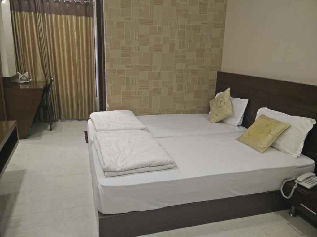 Hotel Shri Khedapati International Dewās Exteriér fotografie
