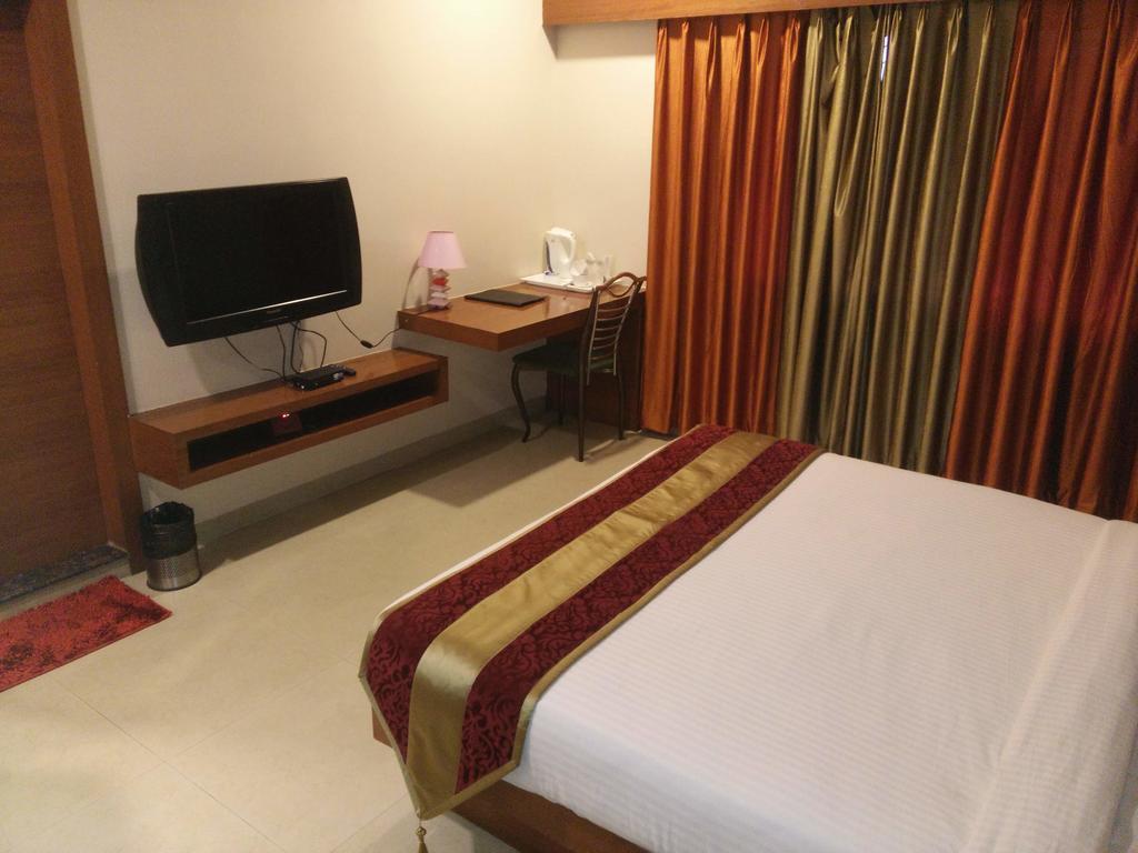Hotel Shri Khedapati International Dewās Exteriér fotografie