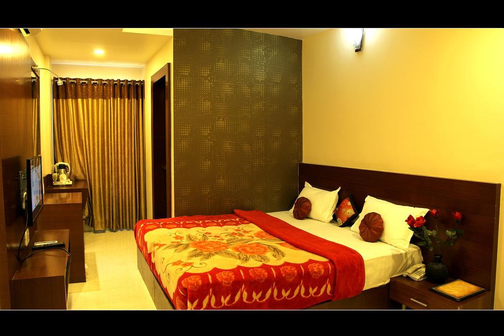 Hotel Shri Khedapati International Dewās Exteriér fotografie