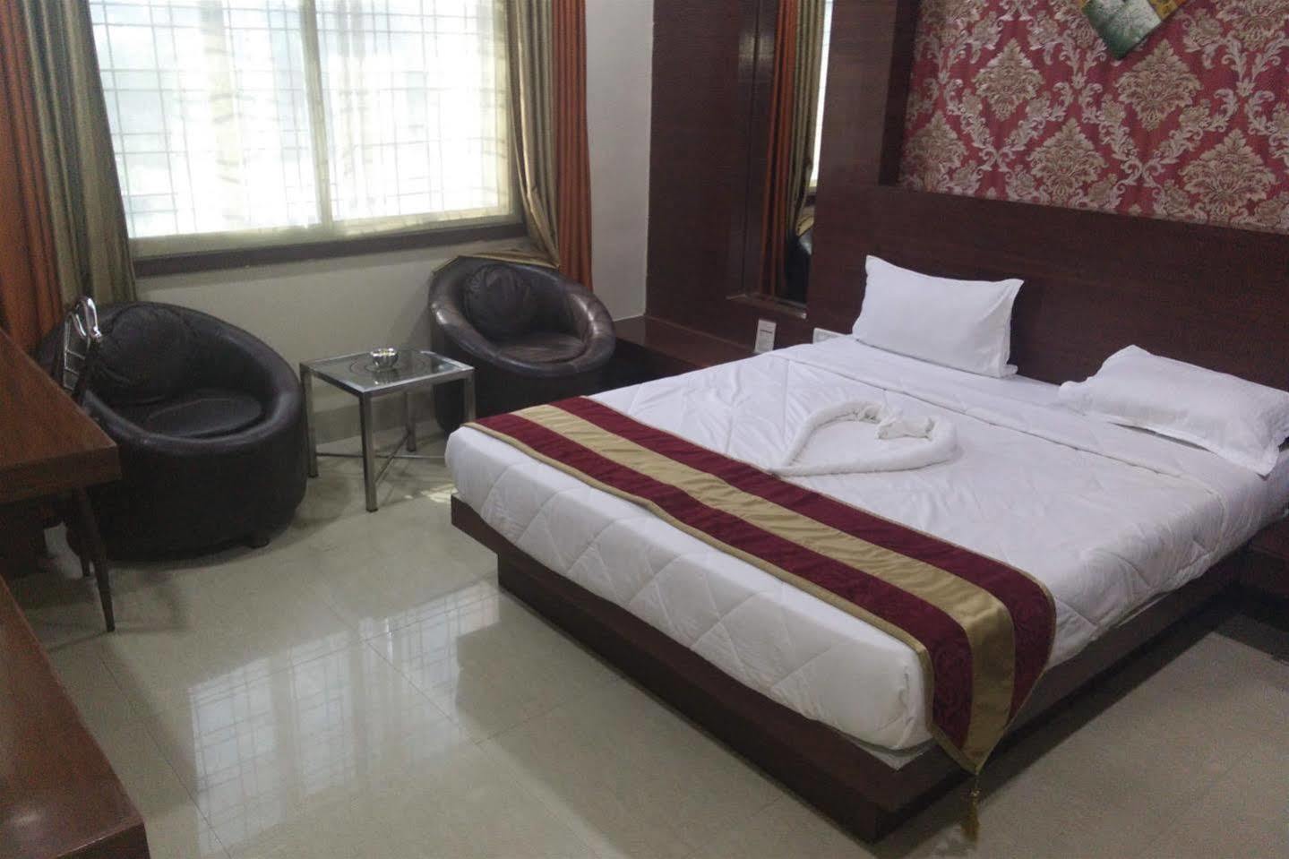 Hotel Shri Khedapati International Dewās Exteriér fotografie