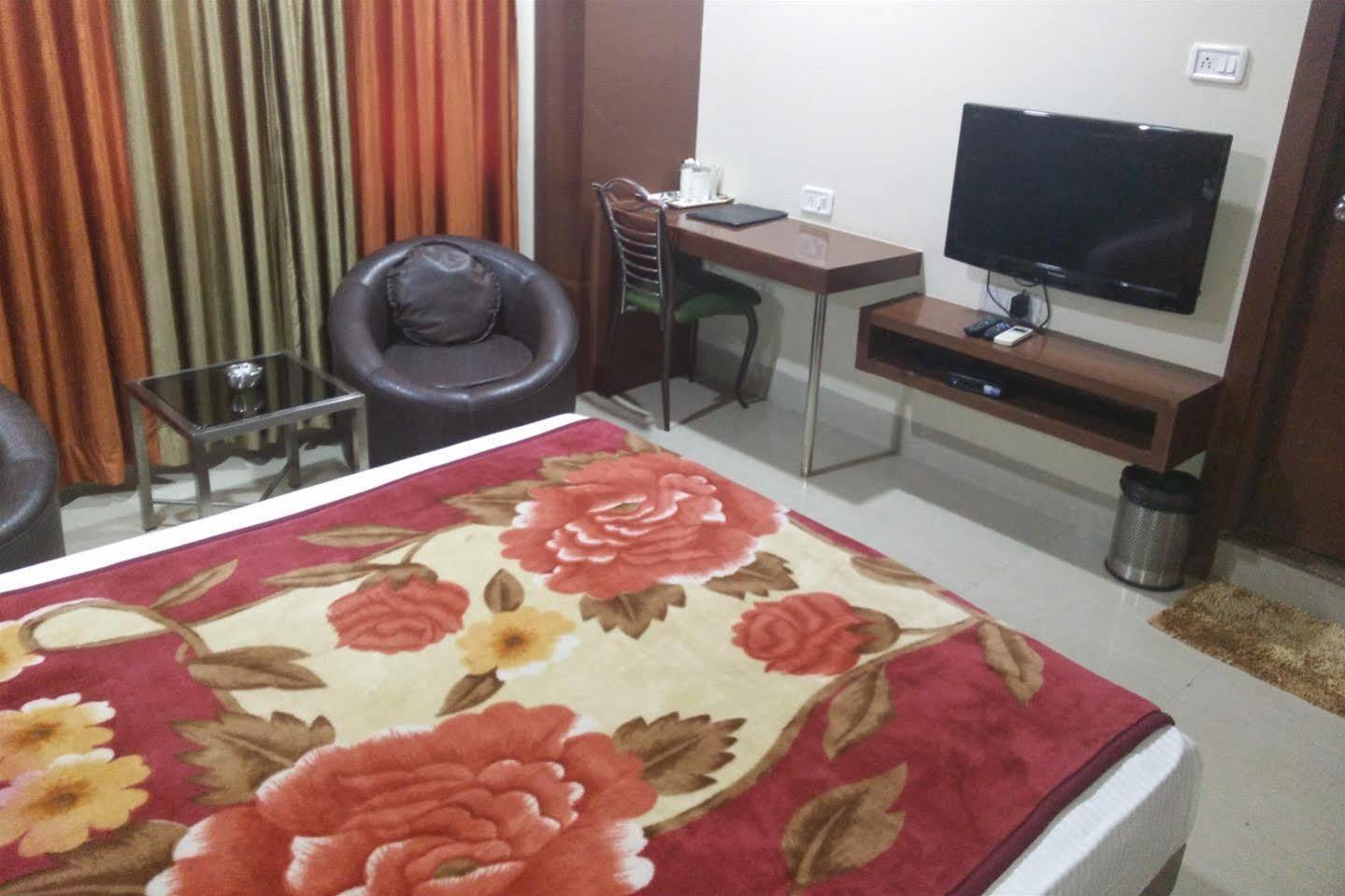 Hotel Shri Khedapati International Dewās Exteriér fotografie