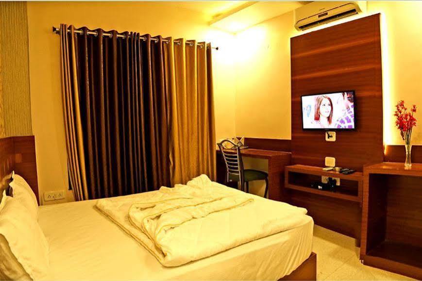 Hotel Shri Khedapati International Dewās Exteriér fotografie