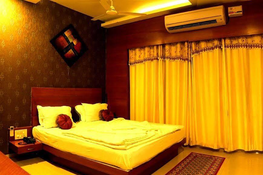Hotel Shri Khedapati International Dewās Exteriér fotografie