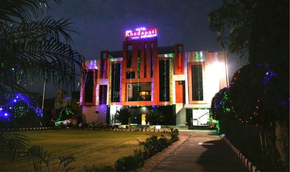 Hotel Shri Khedapati International Dewās Exteriér fotografie